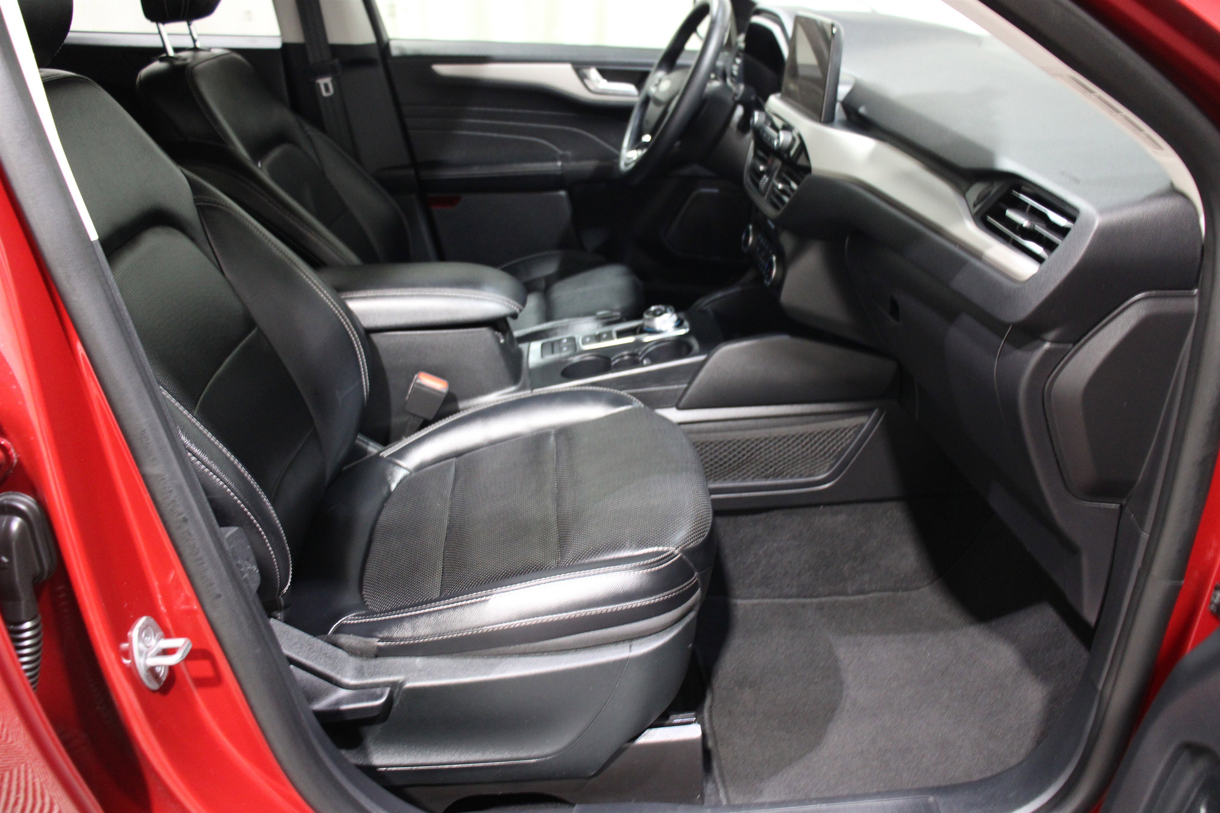 Used 2022 Ford Escape SEL image 27