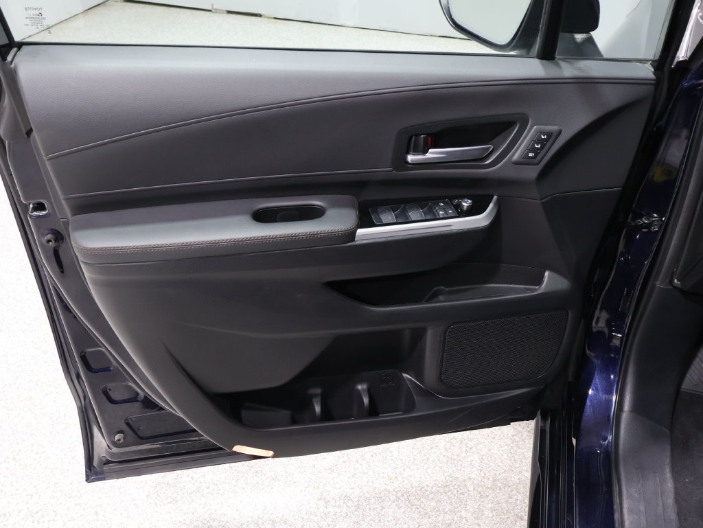 Used 2026 Toyota Sienna Platinum AWD/4WD image 14