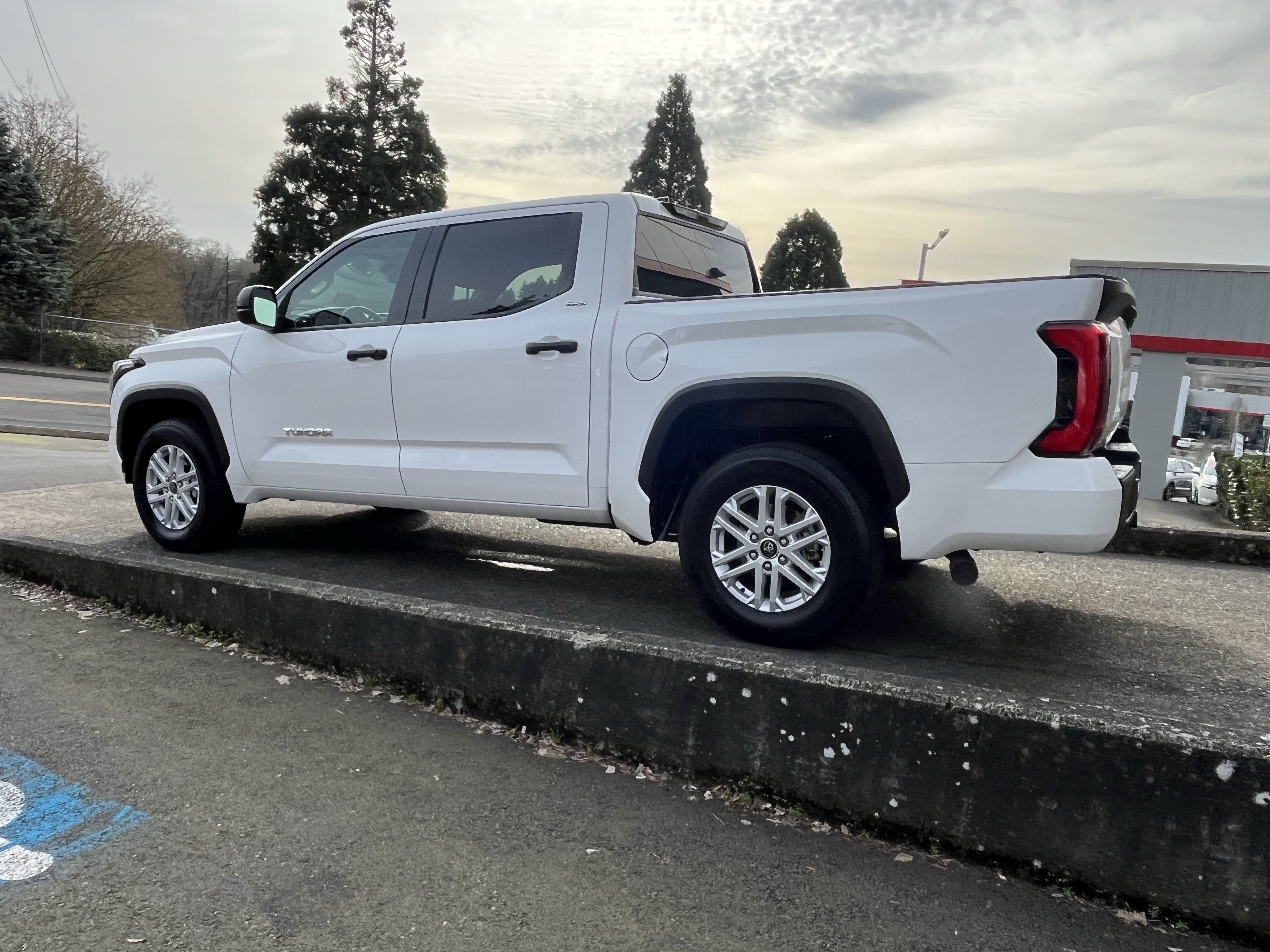 Certified 2022 Toyota Tundra SR5 RWD image 5