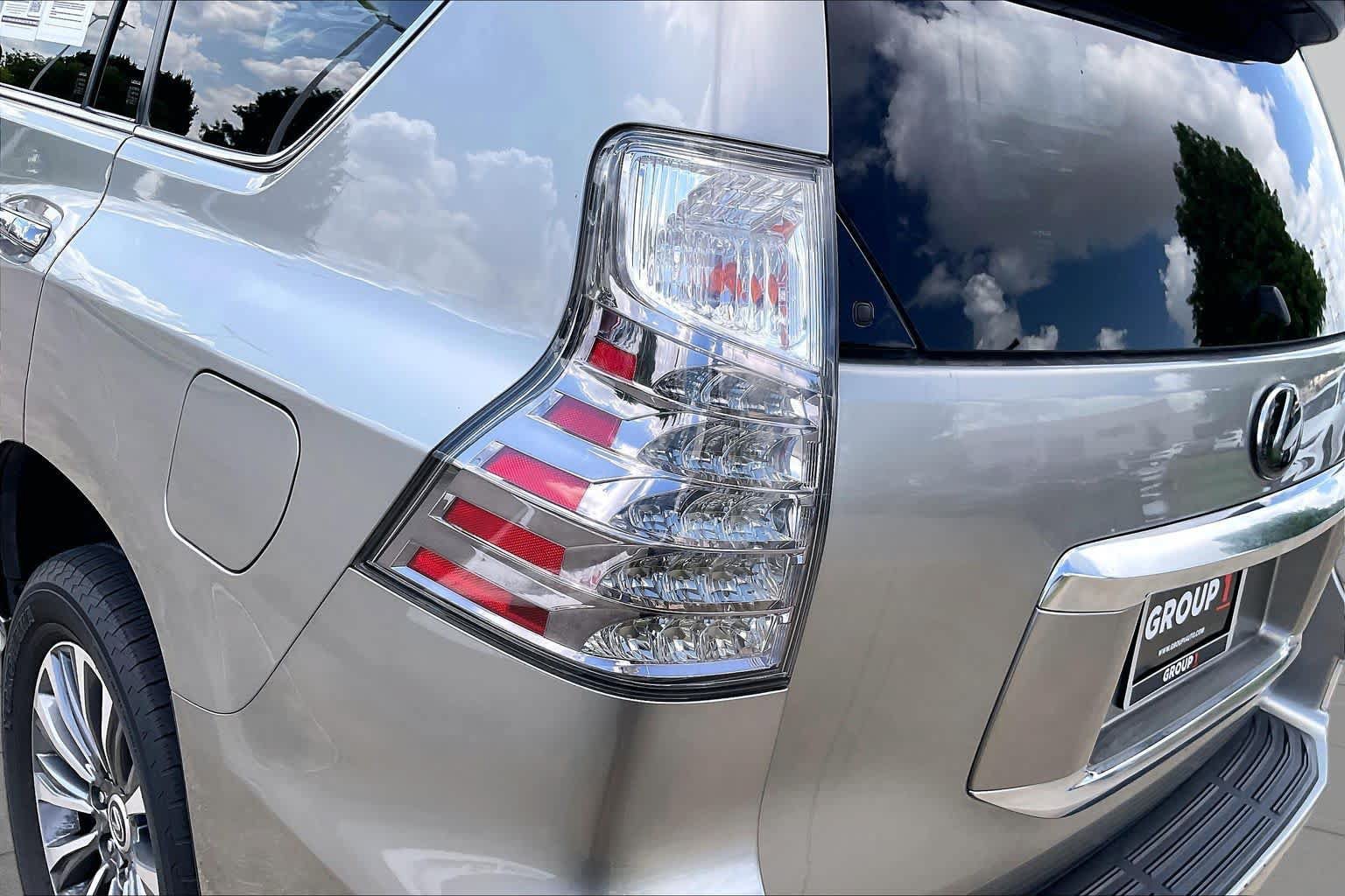 Used 2021 Lexus GX 460 Luxury w/ Off Road Package AWD/4WD image 26