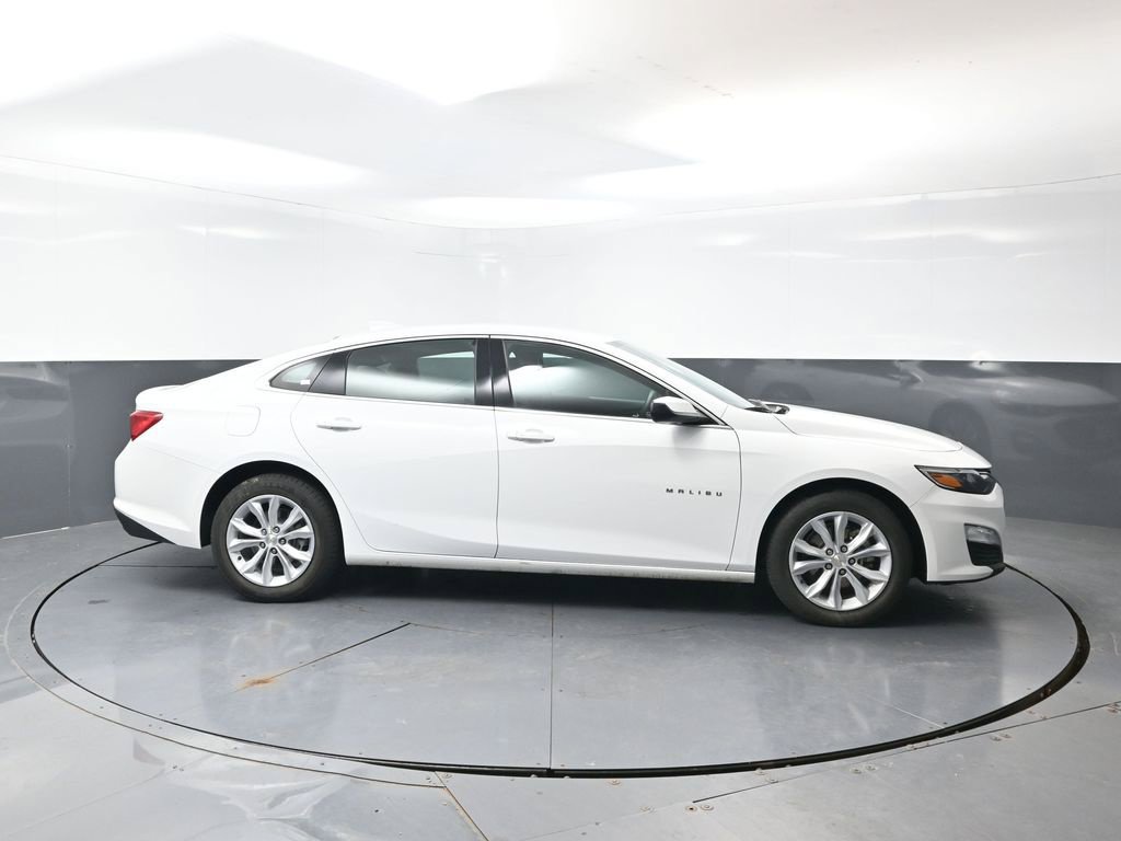 Used 2025 Chevrolet Malibu LT FWD image 3
