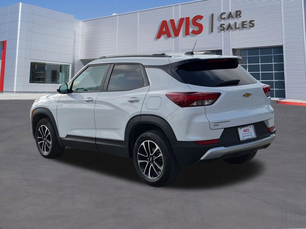 Used 2025 Chevrolet TrailBlazer LT AWD/4WD image 9