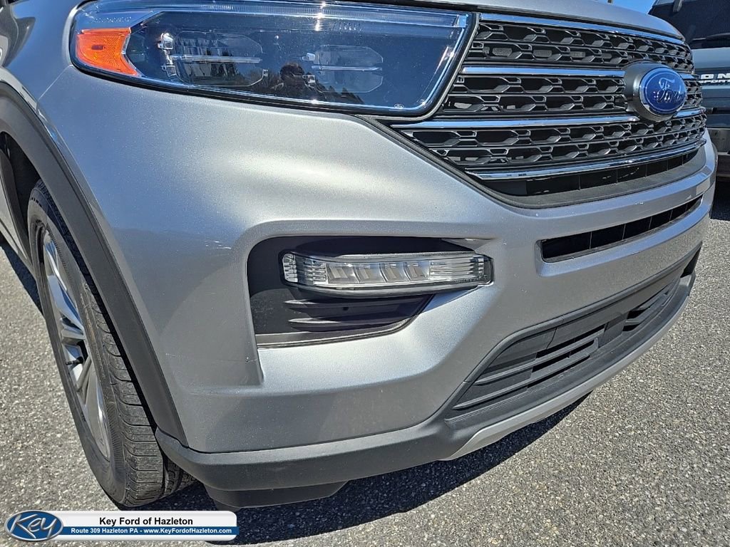 Certified 2023 Ford Explorer XLT w/ Equipment Group 202A image 3
