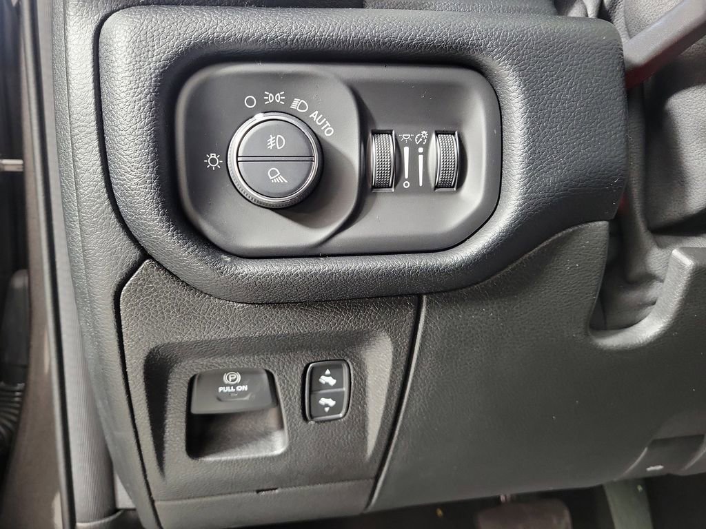 Used 2021 RAM 1500 Laramie w/ Sport Appearance Package image 14