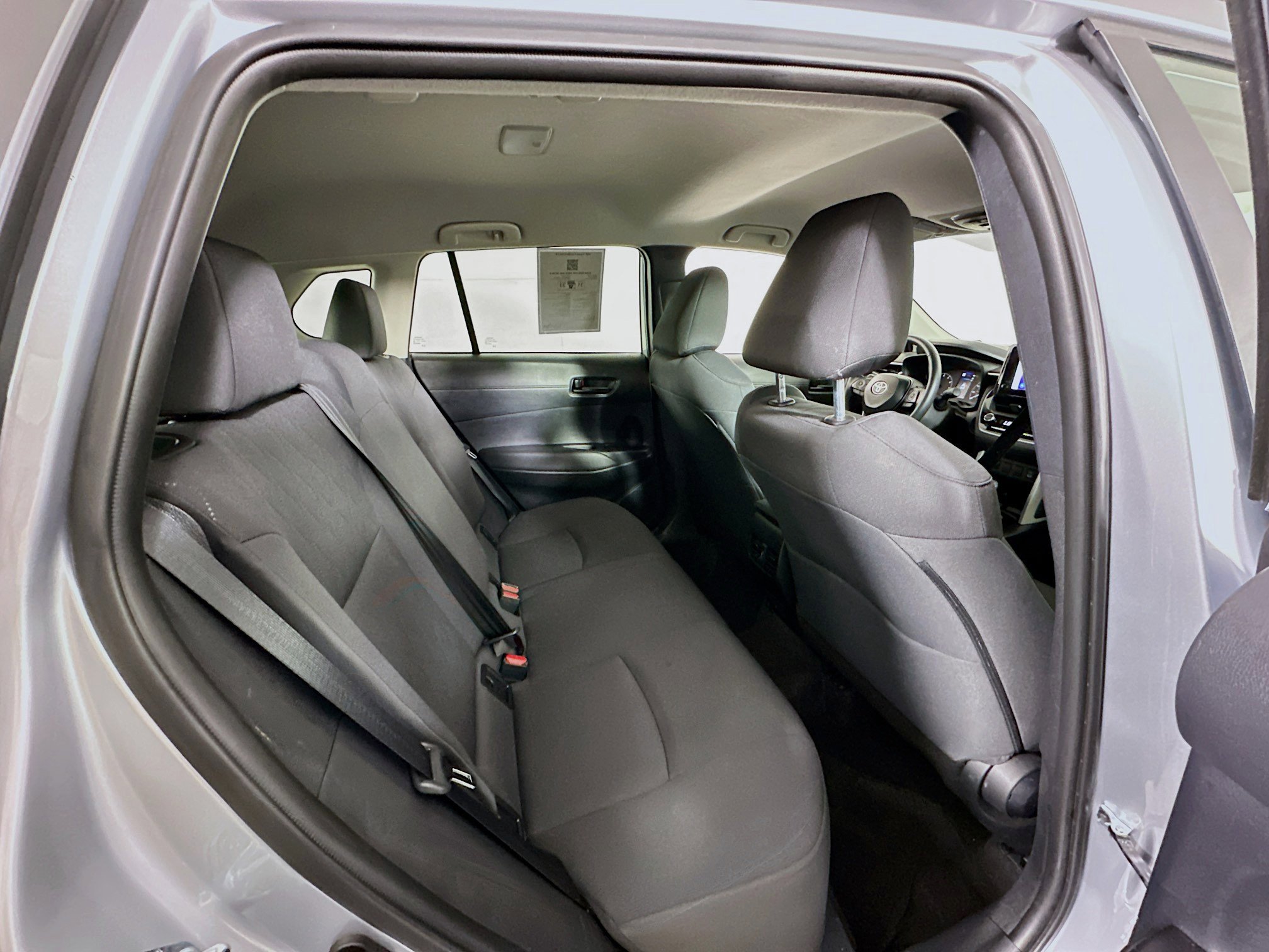 Used 2025 Toyota Corolla Cross LE image 29