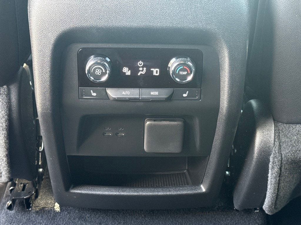 Used 2026 Chevrolet Traverse RS AWD/4WD image 15