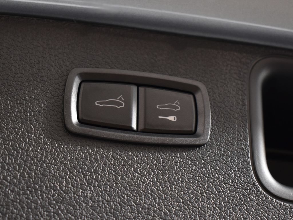 Used 2026 Porsche Macan AWD/4WD image 44