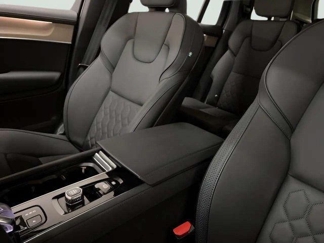 Used 2025 Volvo XC90 B6 Plus w/ Protection Package Premier AWD/4WD image 58