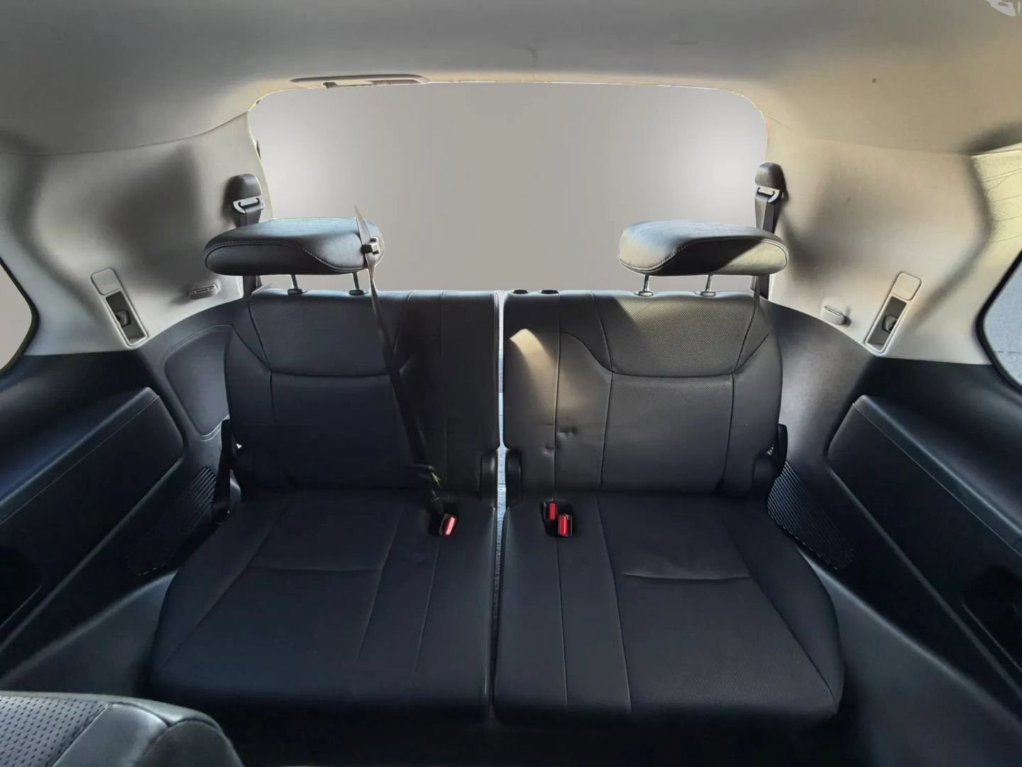 Used 2016 Lexus LX 570 4WD w/ Luxury Package image 15