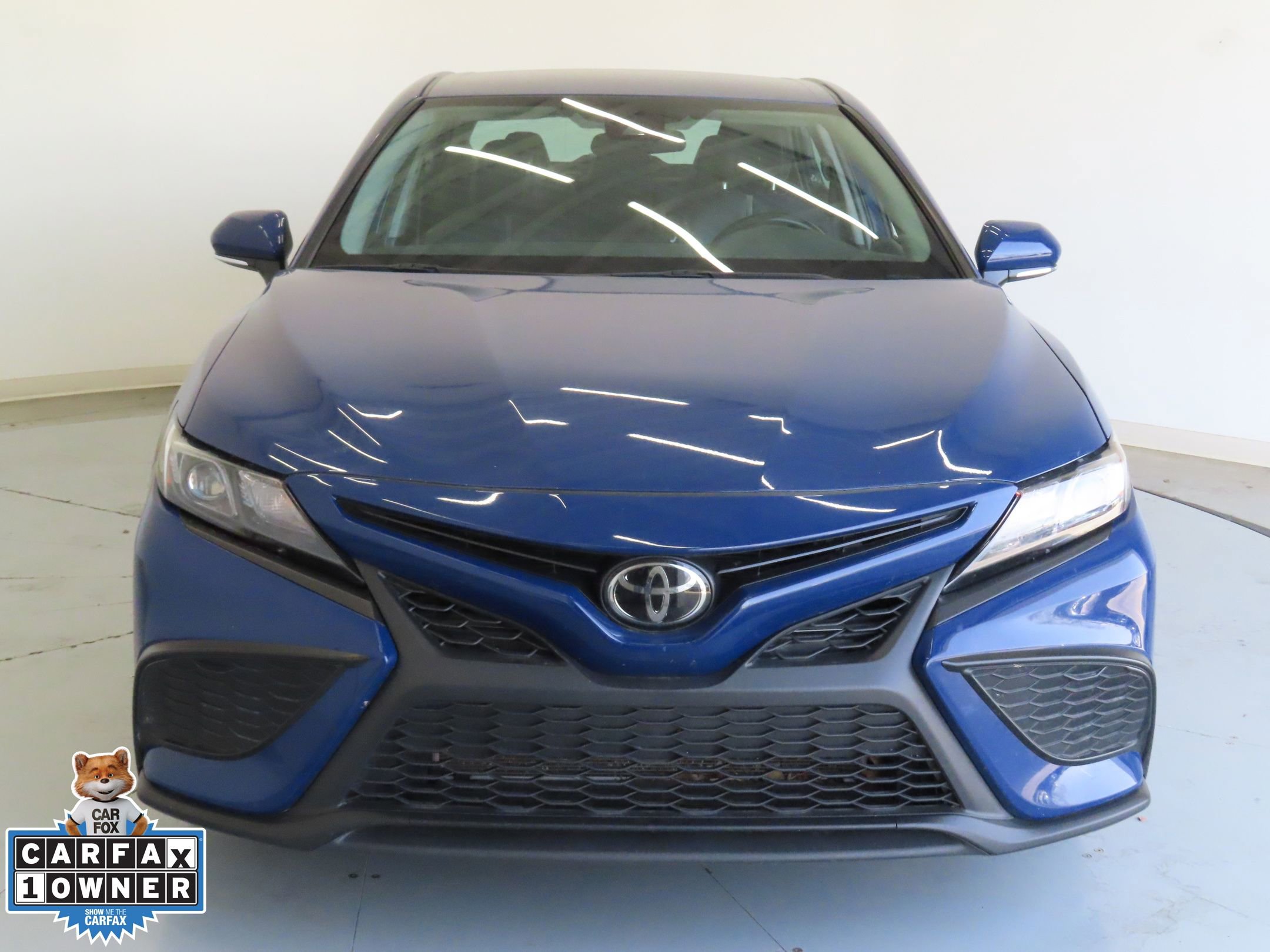 Used 2024 Toyota Camry SE image 10