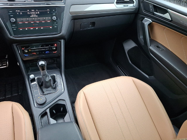 Used 2024 Volkswagen Tiguan SE R-Line AWD/4WD image 16