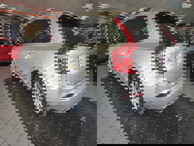 Used 2016 Volvo XC90 T6 Momentum w/ Momentum Plus Package image 6