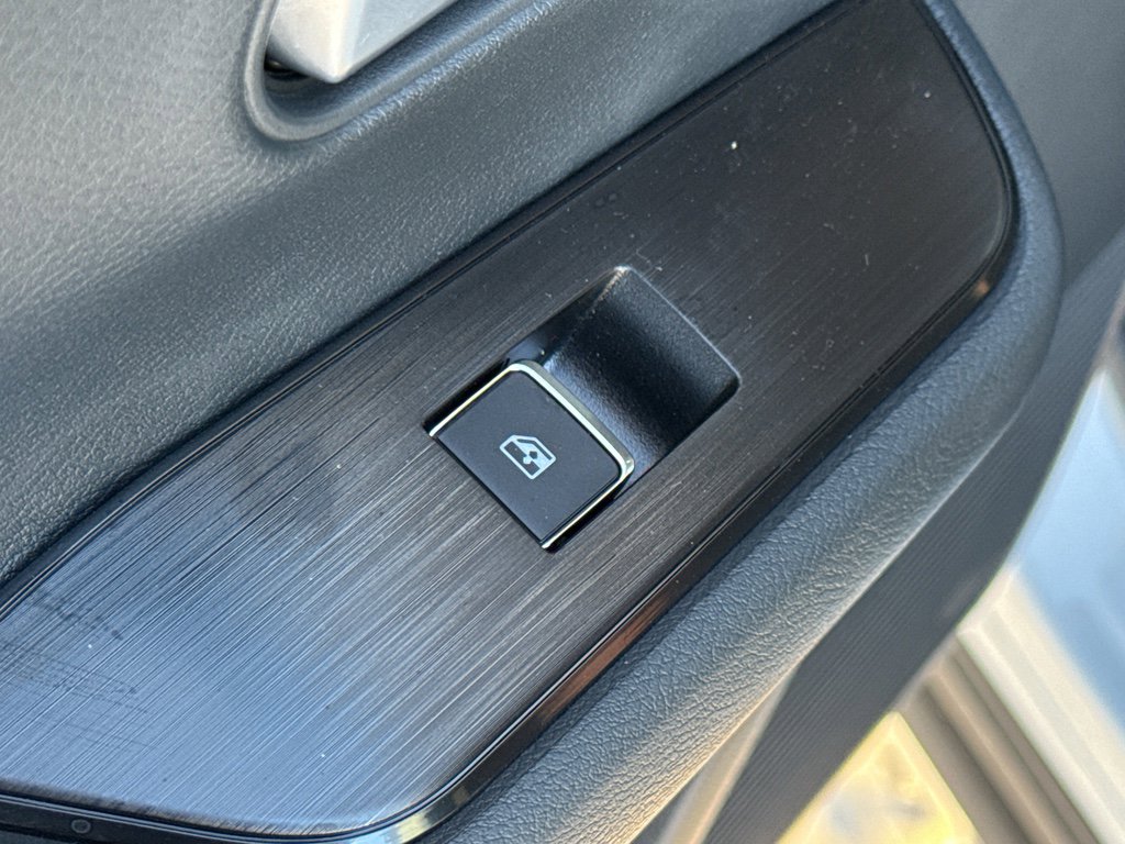 New 2026 Nissan Kicks SR image 29