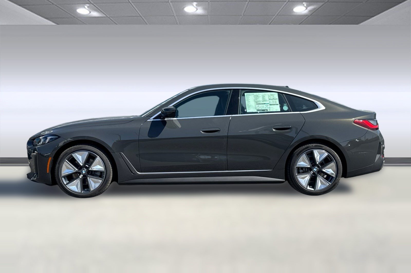 Used 2026 BMW i4 eDrive40 w/ Premium Package RWD image 2