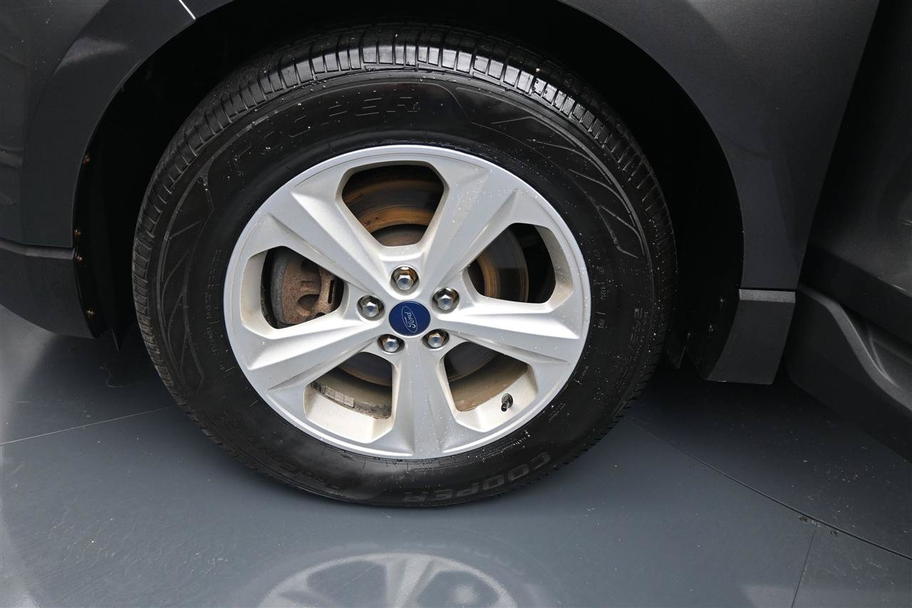 Used 2016 Ford Edge SE AWD/4WD image 16