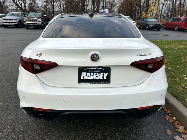 Used 2022 Alfa Romeo Giulia Veloce image 26