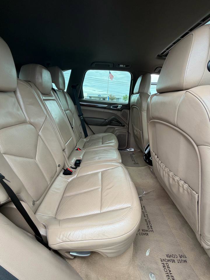 Used 2014 Porsche Cayenne S image 25