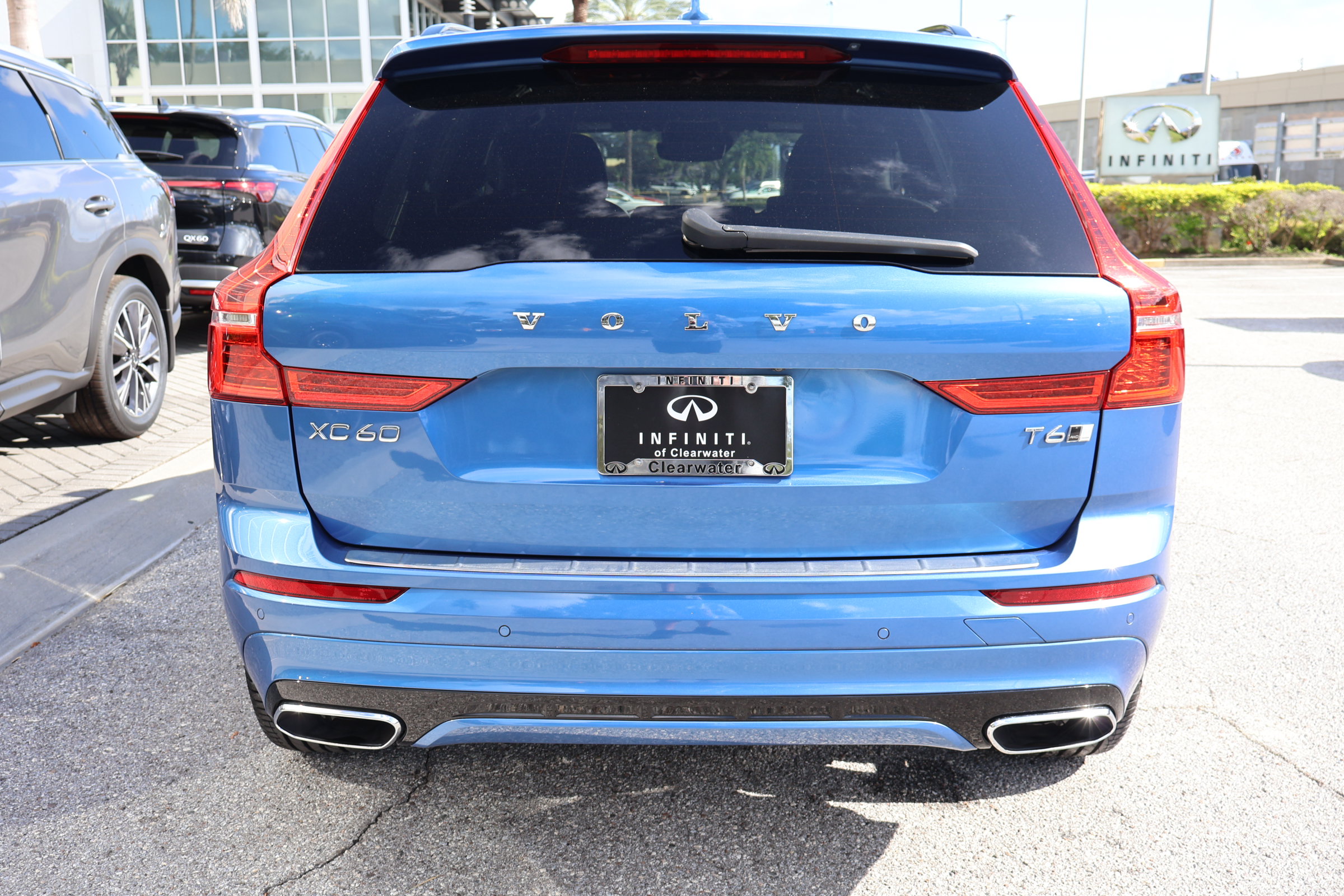 Used 2021 Volvo XC60 T6 R-Design w/ Advanced Package AWD/4WD image 8