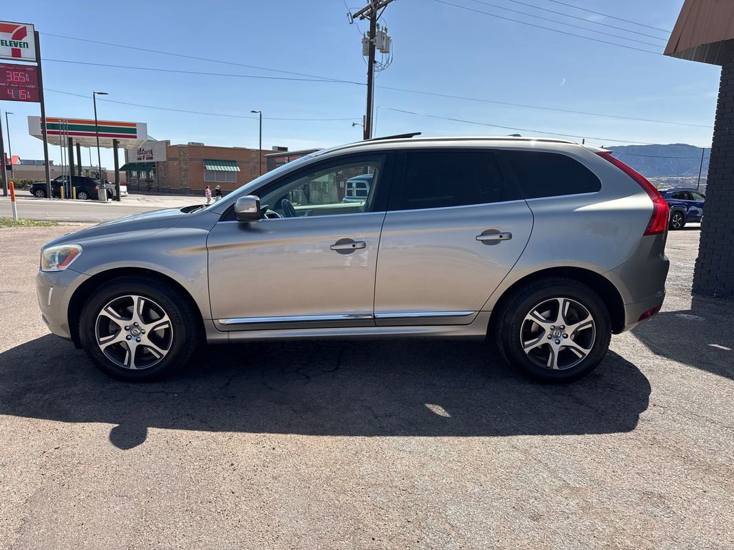 Used 2015 Volvo XC60 T6 w/ Proximity Package image 3
