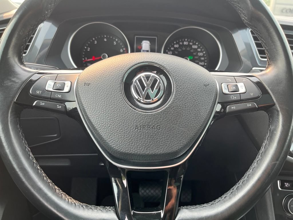 Used 2018 Volkswagen Tiguan SEL AWD/4WD image 21