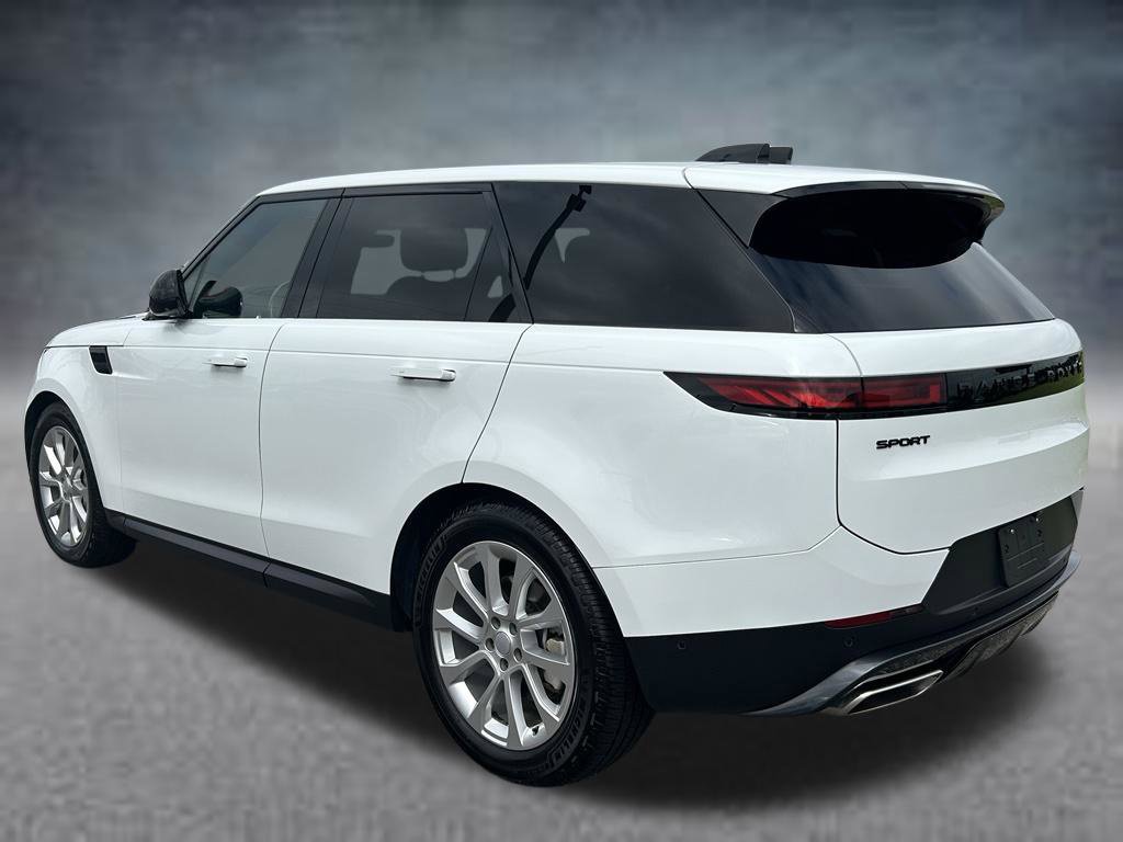 Used 2025 Land Rover Range Rover Sport SE AWD/4WD image 3