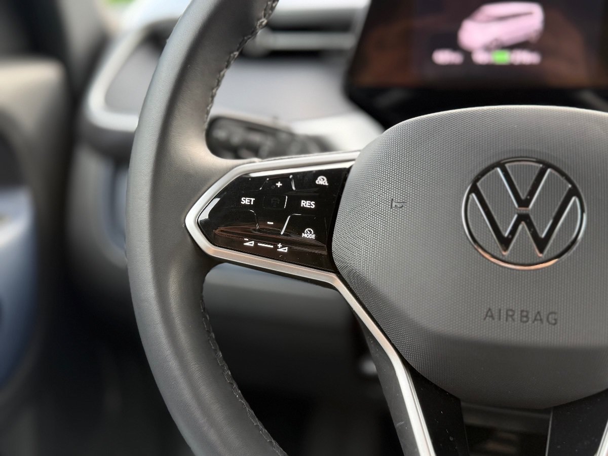 Used 2025 Volkswagen ID. Buzz Pro S RWD image 24