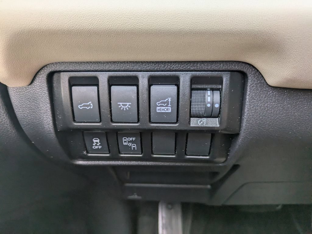 Used 2022 Subaru Ascent Limited w/ Technology Package AWD/4WD image 29
