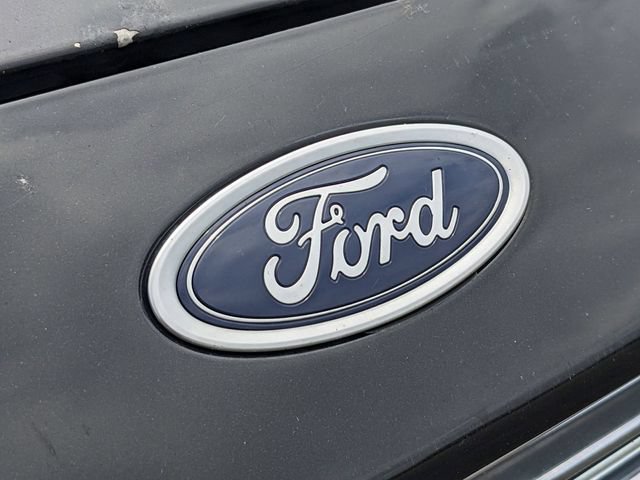 Used 2015 Ford Fusion SE w/ Equipment Group 201A FWD image 9