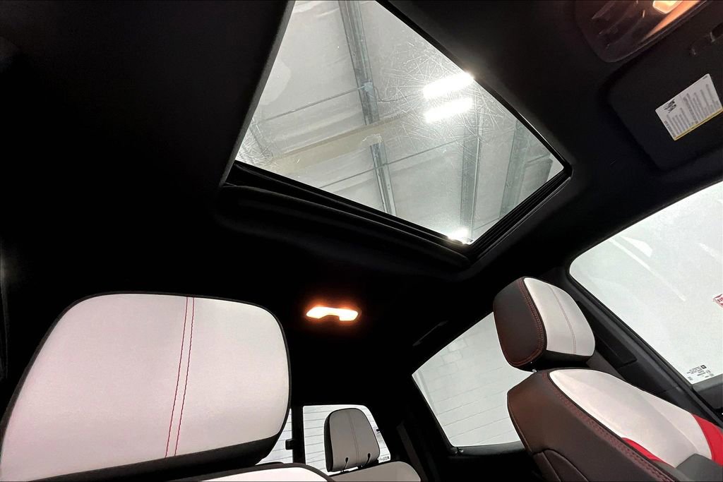 Used 2023 GMC Canyon AT4X image 20