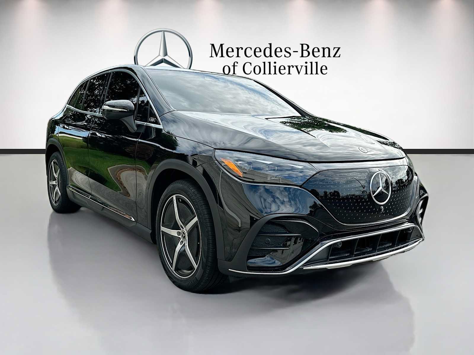 Certified 2023 Mercedes-Benz EQE 500 4MATIC SUV w/ Pinnacle Trim Package image 3