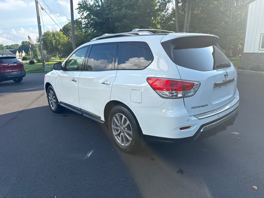 Used 2016 Nissan Pathfinder SL w/ SL Premium Package AWD/4WD image 5