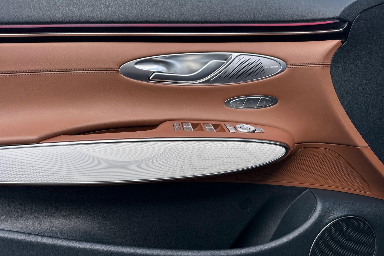 Used 2026 Genesis GV70 2.5T Advanced image 12