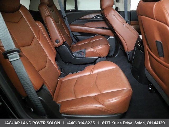 Used 2018 Cadillac Escalade Premium Luxury image 28