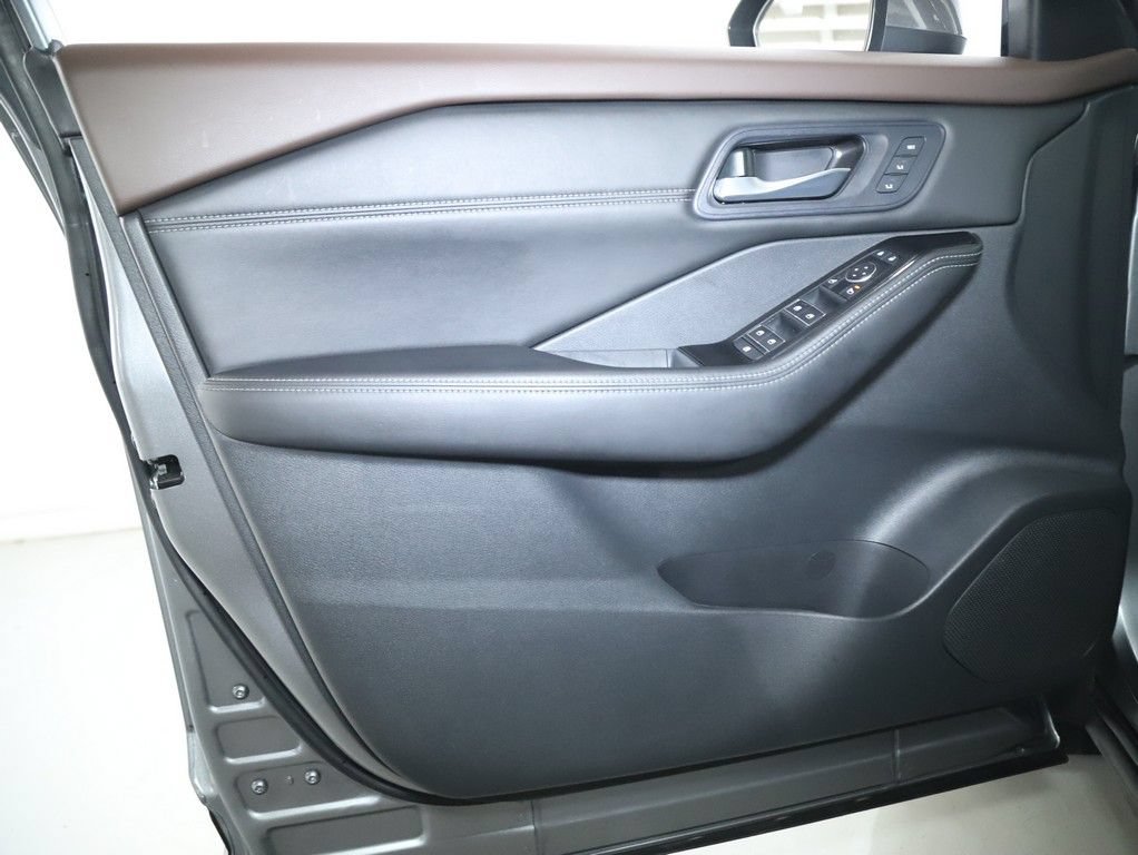 Certified 2023 Nissan Rogue SL w/ SL Premium Package AWD/4WD image 19