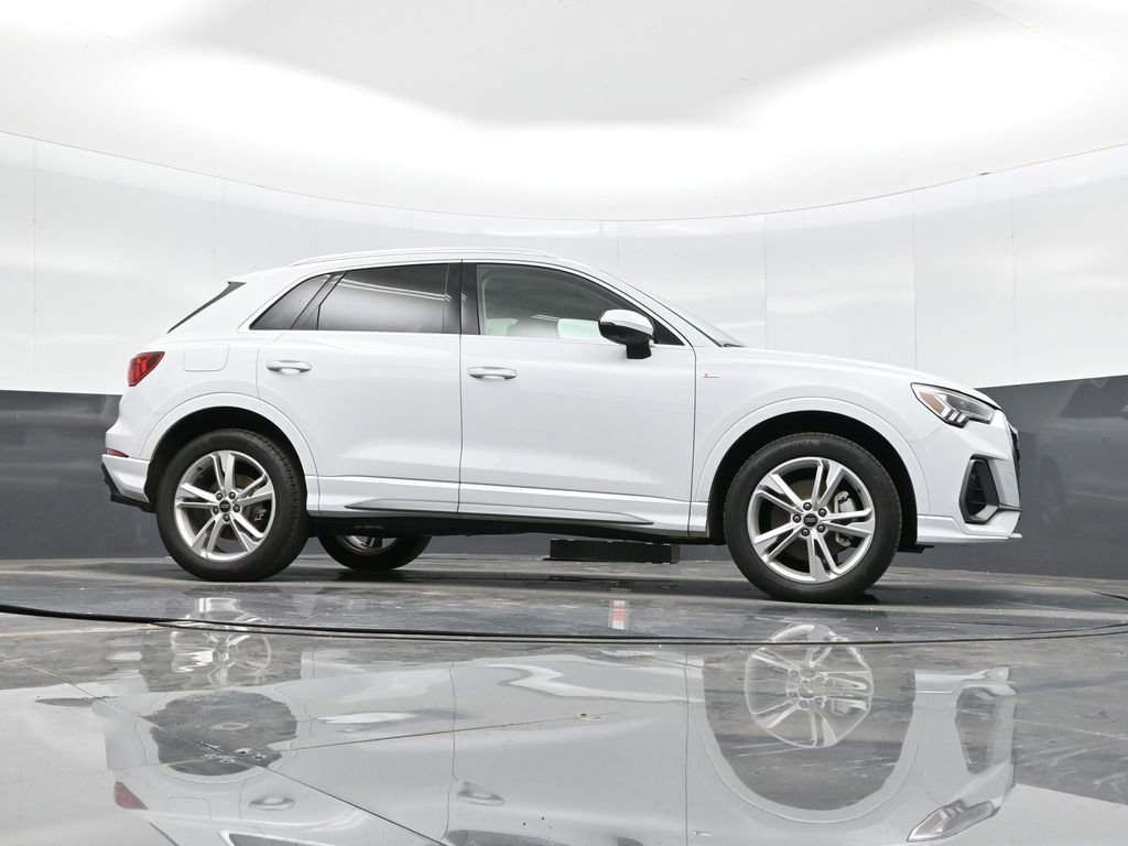 Used 2024 Audi Q3 2.0T Premium Plus w/ Premium Plus Package image 34