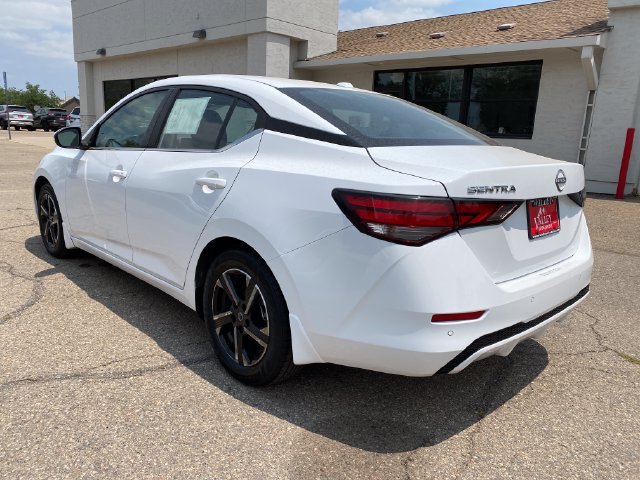 Used 2025 Nissan Sentra SV FWD image 3