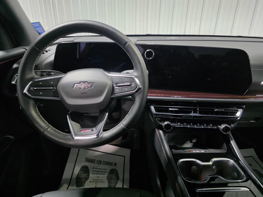 Used 2026 Chevrolet Traverse Z71 AWD/4WD image 8