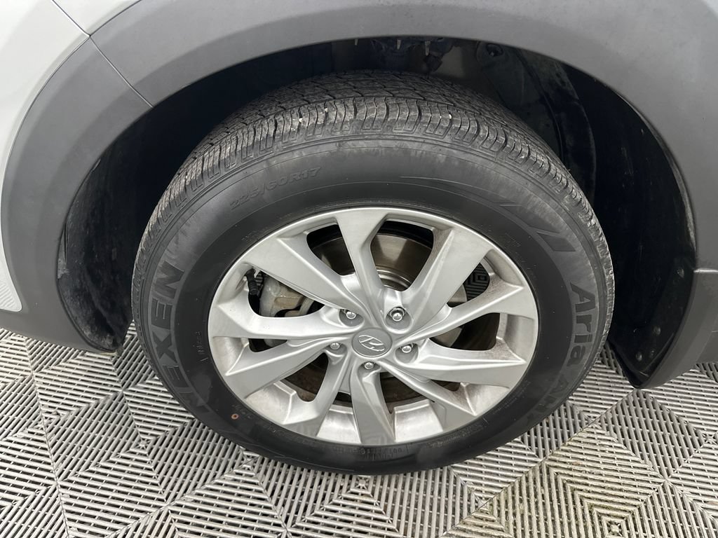 Used 2019 Hyundai Tucson Value FWD image 9