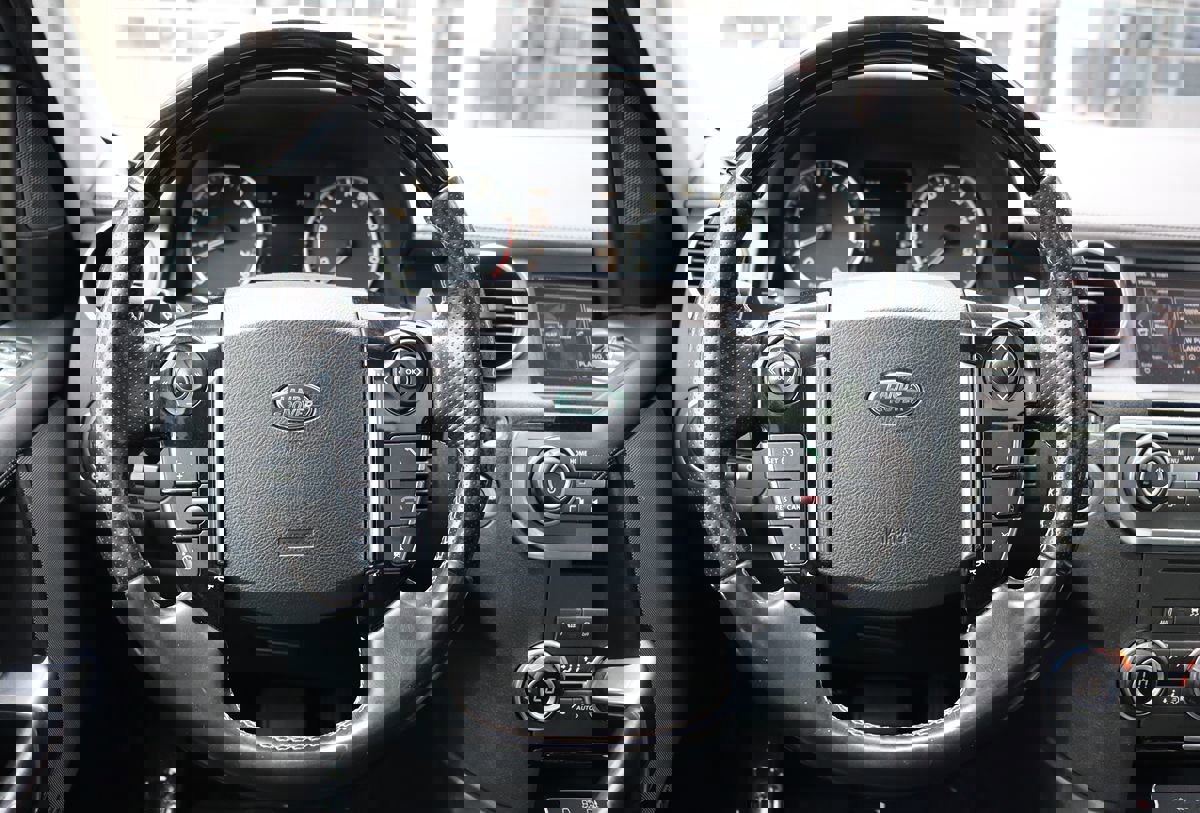 Used 2016 Land Rover LR4 HSE LUX image 17