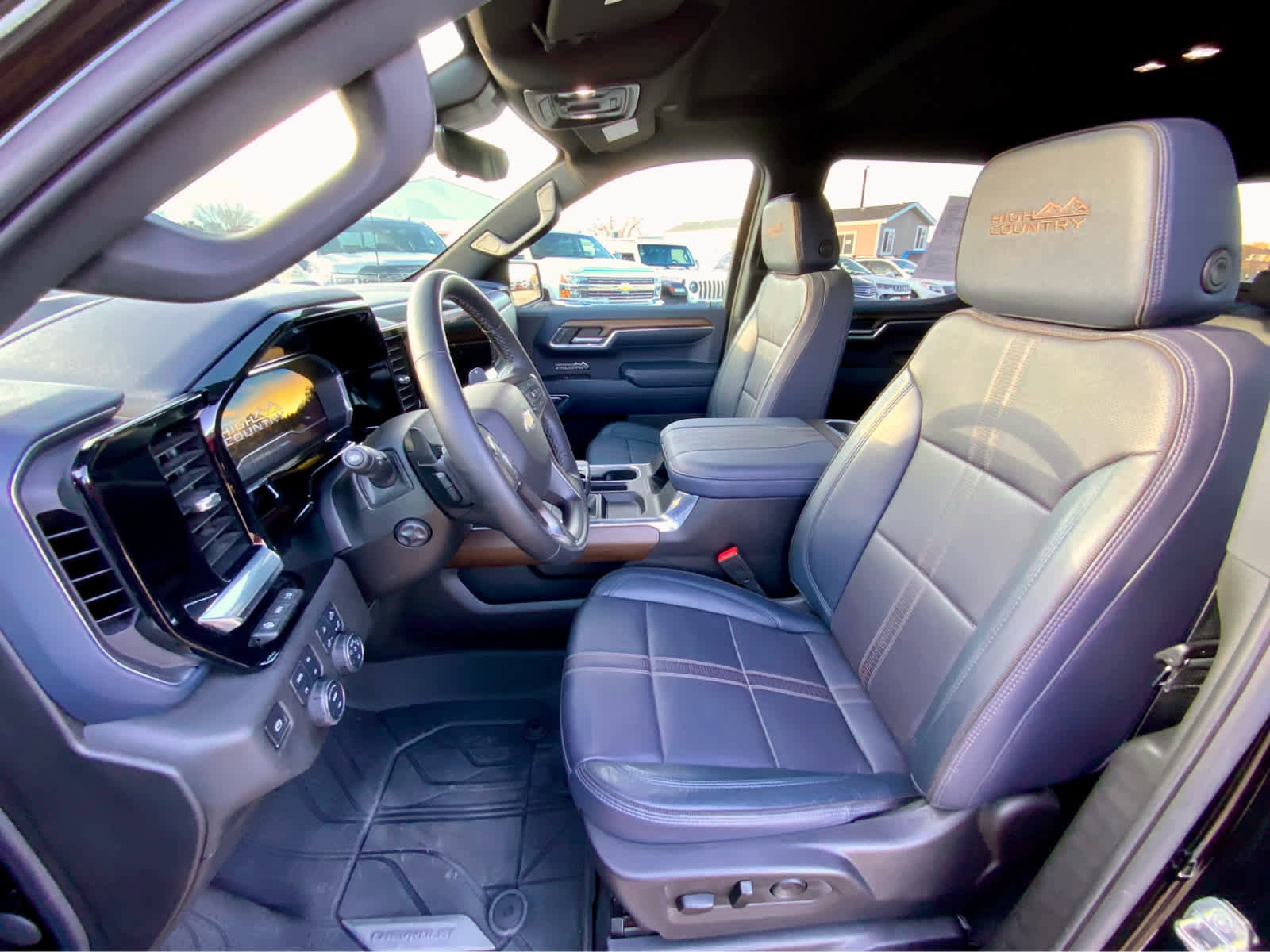 Used 2024 Chevrolet Silverado 1500 High Country w/ Technology Package image 24