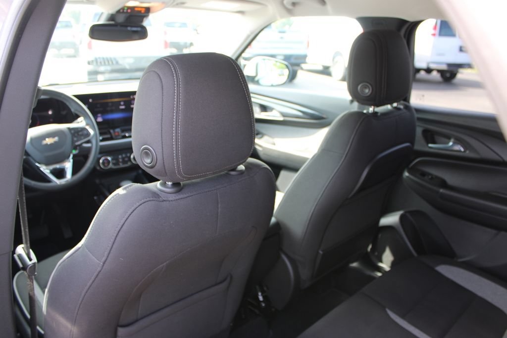 Used 2025 Chevrolet TrailBlazer LT w/ Convenience Package FWD image 27