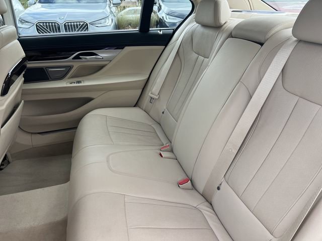 Used 2017 BMW 740i image 14