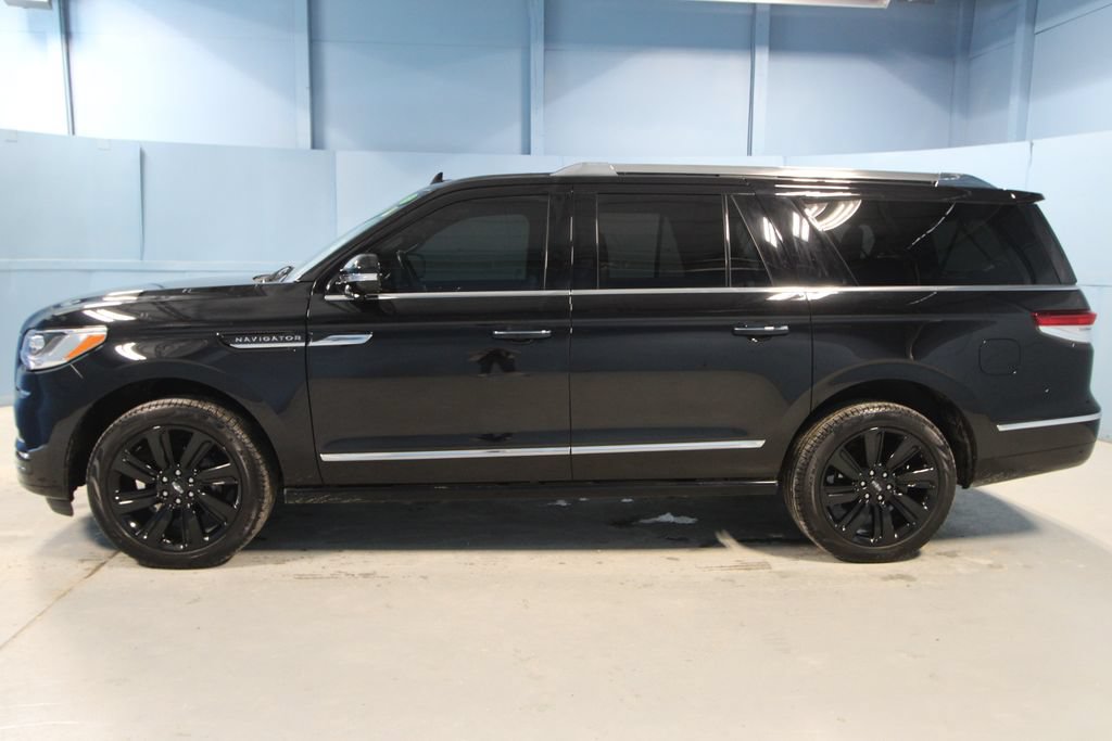 Used 2024 Lincoln Navigator L Reserve AWD/4WD image 31