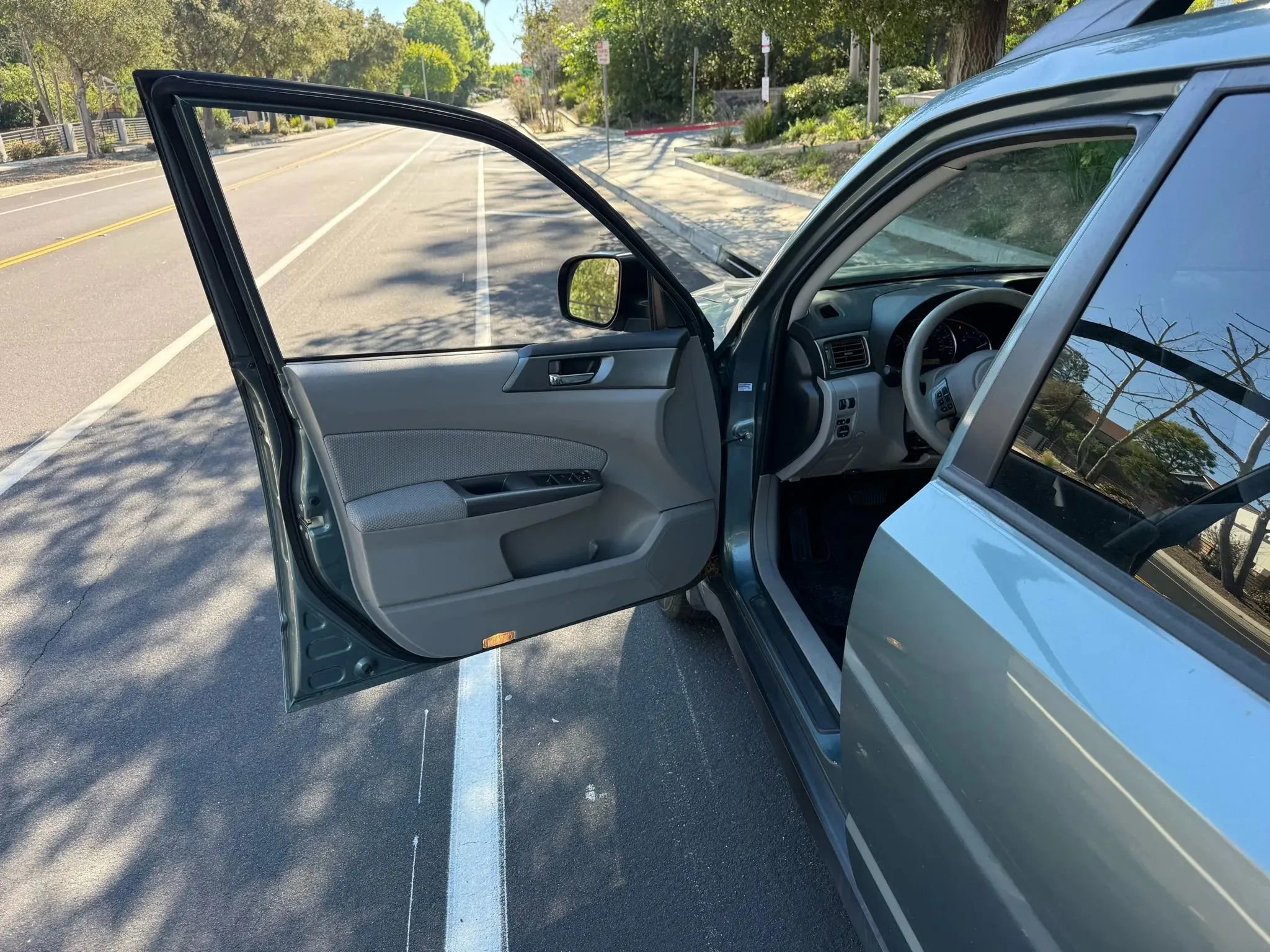 Used 2012 Subaru Forester 2.5X Premium w/ Popular Pkg 3 image 9