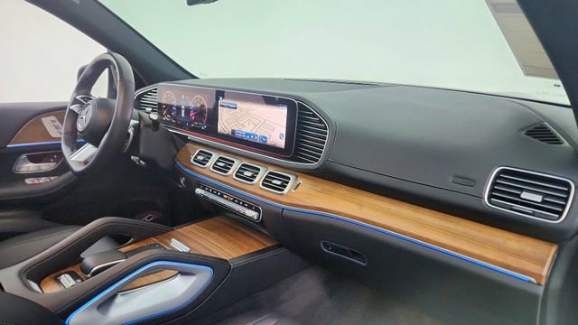 Used 2025 Mercedes-Benz GLS 450 4MATIC image 24