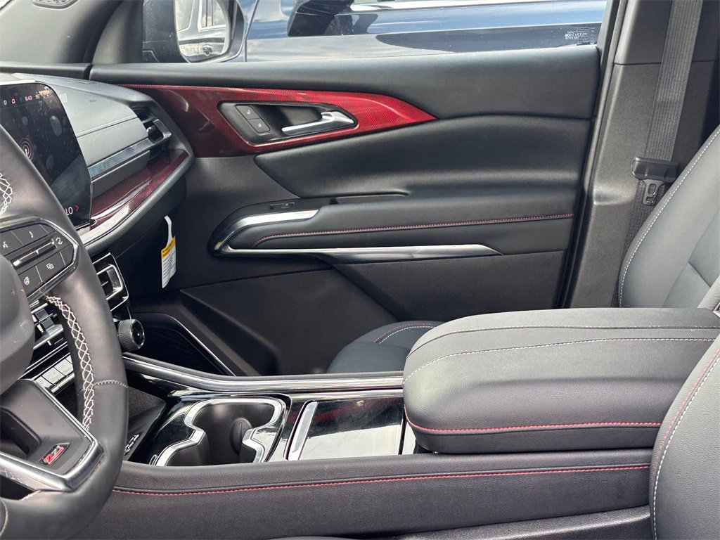 Certified 2025 Chevrolet Traverse Z71 w/ Enhanced Driving Package image 11