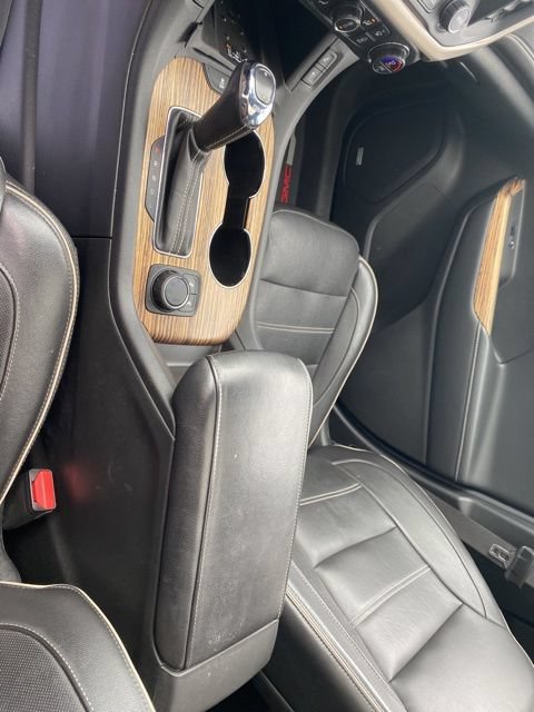 Used 2019 GMC Acadia Denali w/ Technology Package AWD/4WD image 19