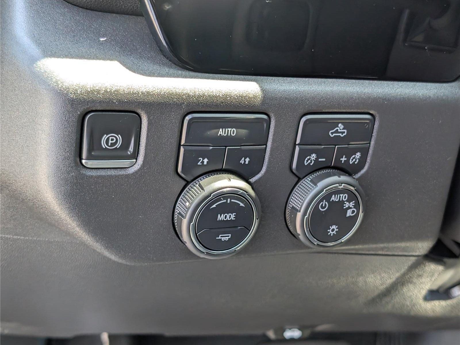 Used 2023 Chevrolet Silverado 1500 LT AWD/4WD image 20