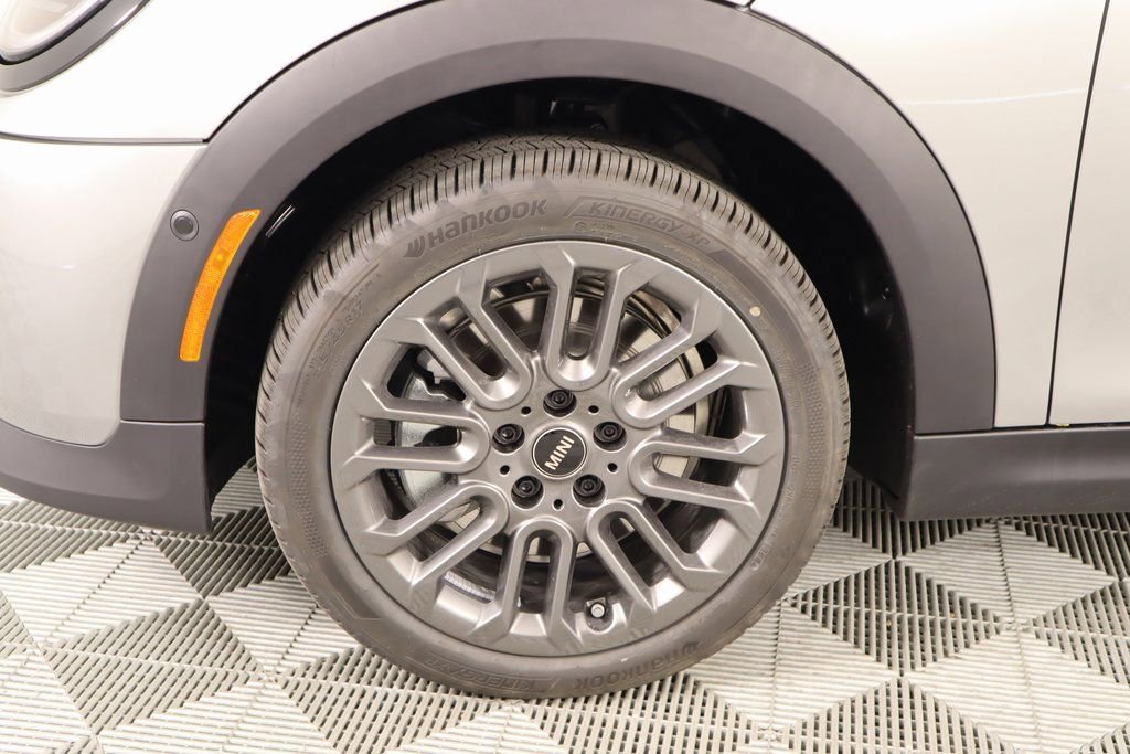 New 2025 MINI Cooper 2-Door Hardtop image 17