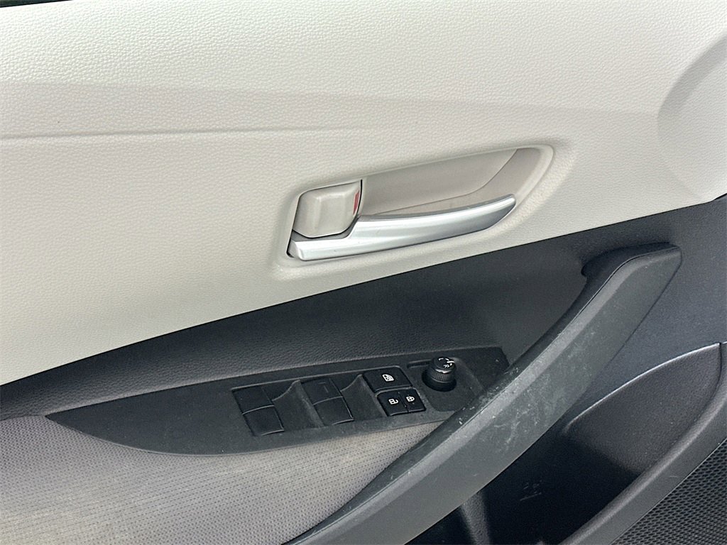 Used 2020 Toyota Corolla L image 21